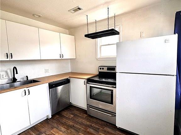 3rd image of 3133 Chelsea Ave