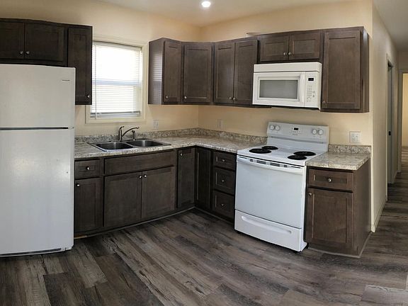 4th image of 957 W Independence St #30