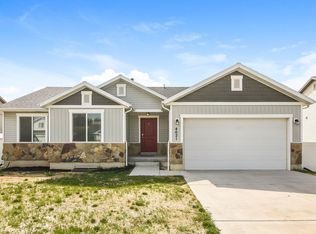 4621 S West Park Dr, Roy, UT 84067