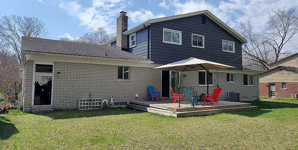 2nd image of 44440 Brookside Rd