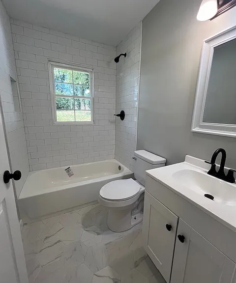 328 Woodview Ave — Photo 4