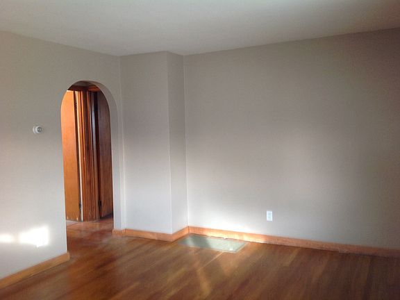 4th image of 1770 W Mound St