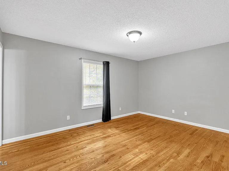 1125 Faye St — Photo 27