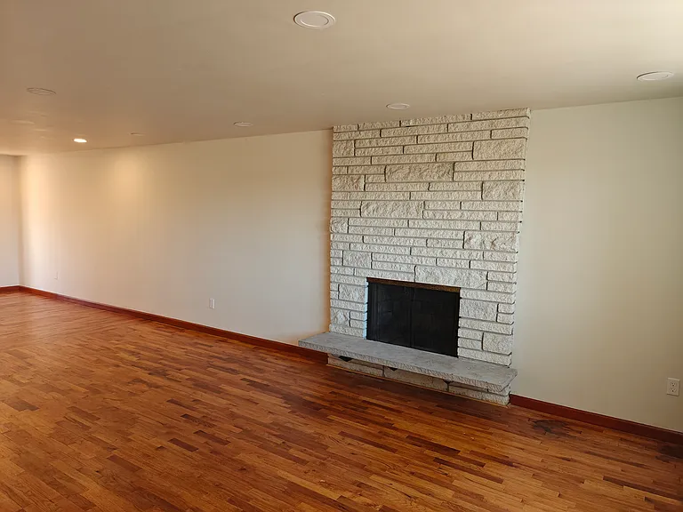 2320 S Eddy St — Photo 6