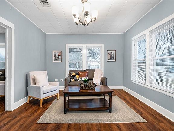 3rd image of 269 N Avenue F