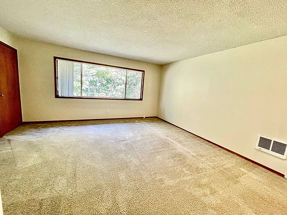 3rd image of 1303-1311 NE 24th Ave #1307