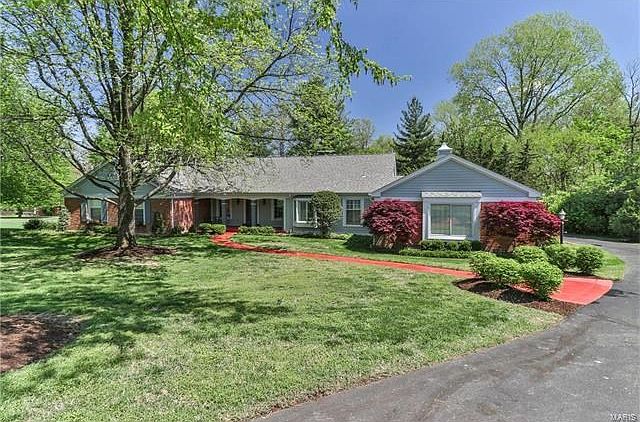 Spacious Ranch, rear entry 2 car garage, nice covered porch