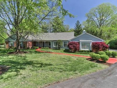 26 Dunleith Dr, Saint Louis, MO, 63124