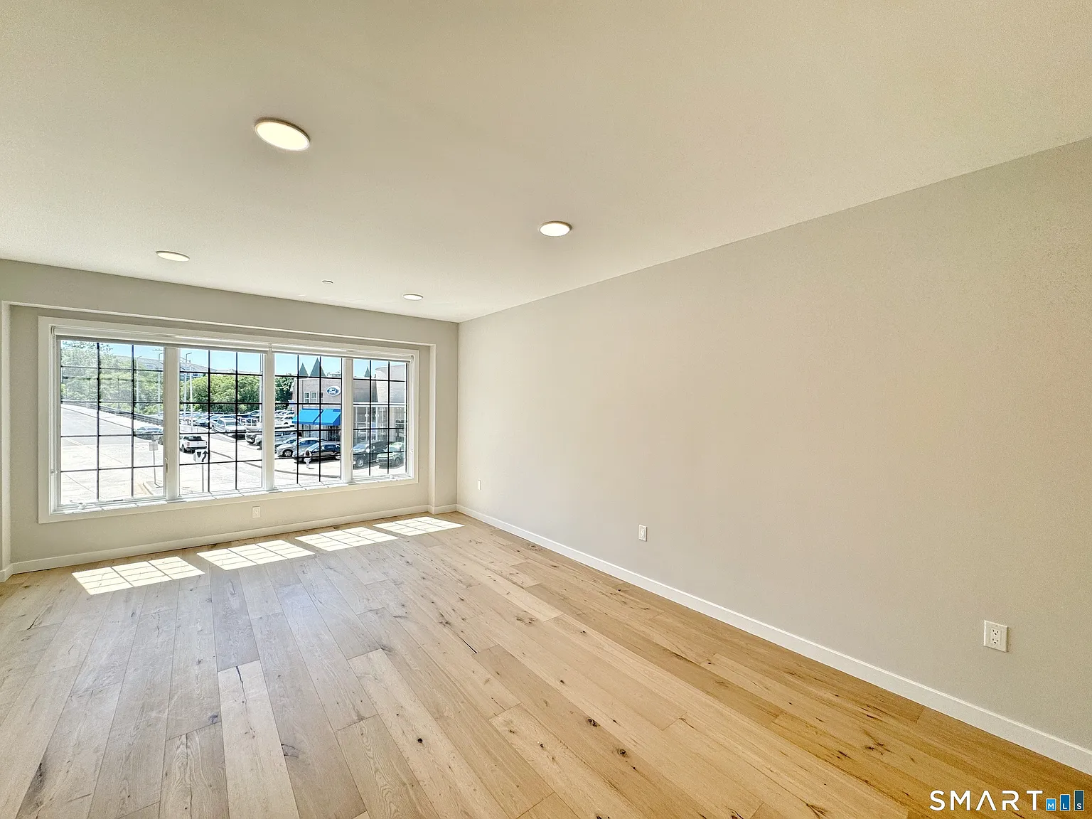 Studio, 1.0 bath, 425 sqft, $1,475 — Photo 2