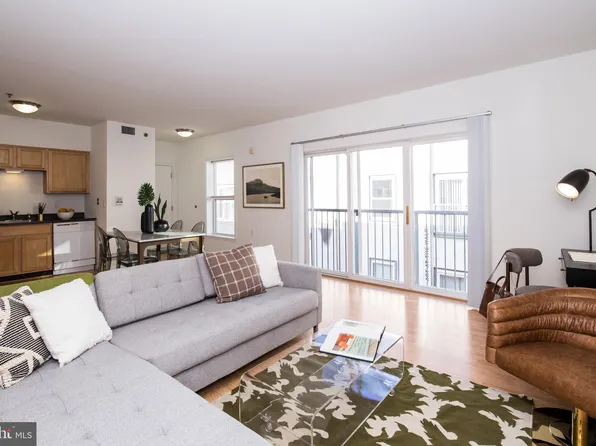 1030 N 2nd St Unit 203, Philadelphia, PA 19123