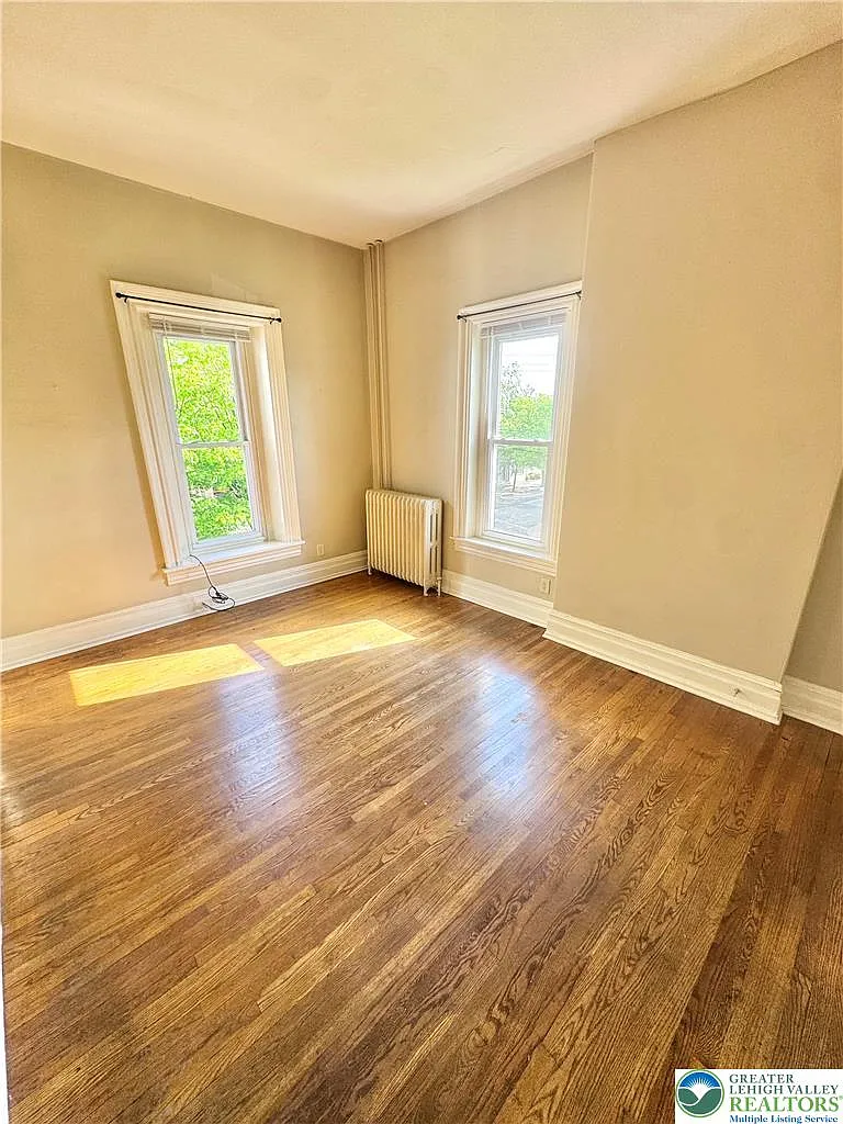 Building Photo - 449 Chestnut St #2