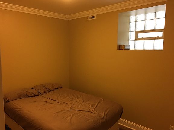 2nd image of 2415 W Belle Plaine Ave #G