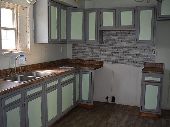 5th image of 613 Sugar St