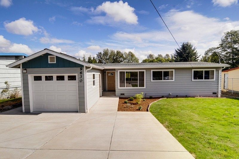 Cute as a button, and clean as a whistle. Take a look inside!