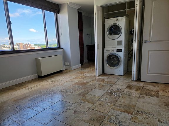 5th image of 700 E 8th St Unit 15K