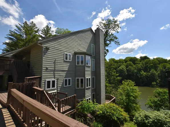 9763 S Harbour Pointe Dr #34, Bloomington, IN 47401