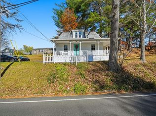 196 Pendleton Ave, Chicopee, MA 01020