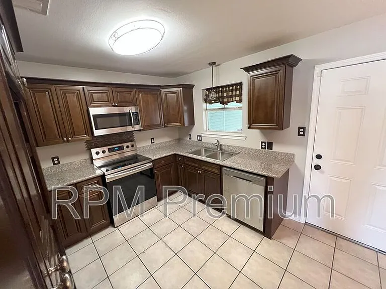 522 Fawn Lake Dr — Photo 9