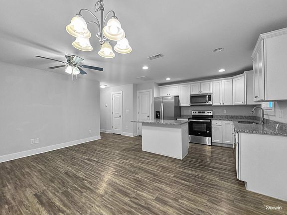 5th image of 106 Beaumont Cir