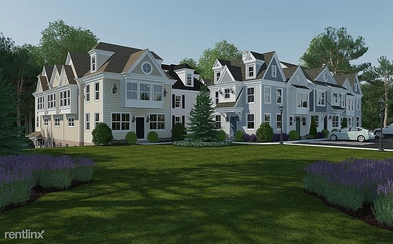 York Colonial Center_View_02