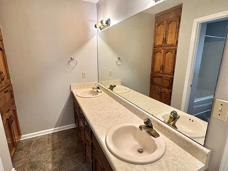 205 Oak Bluff Dr — Photo 25