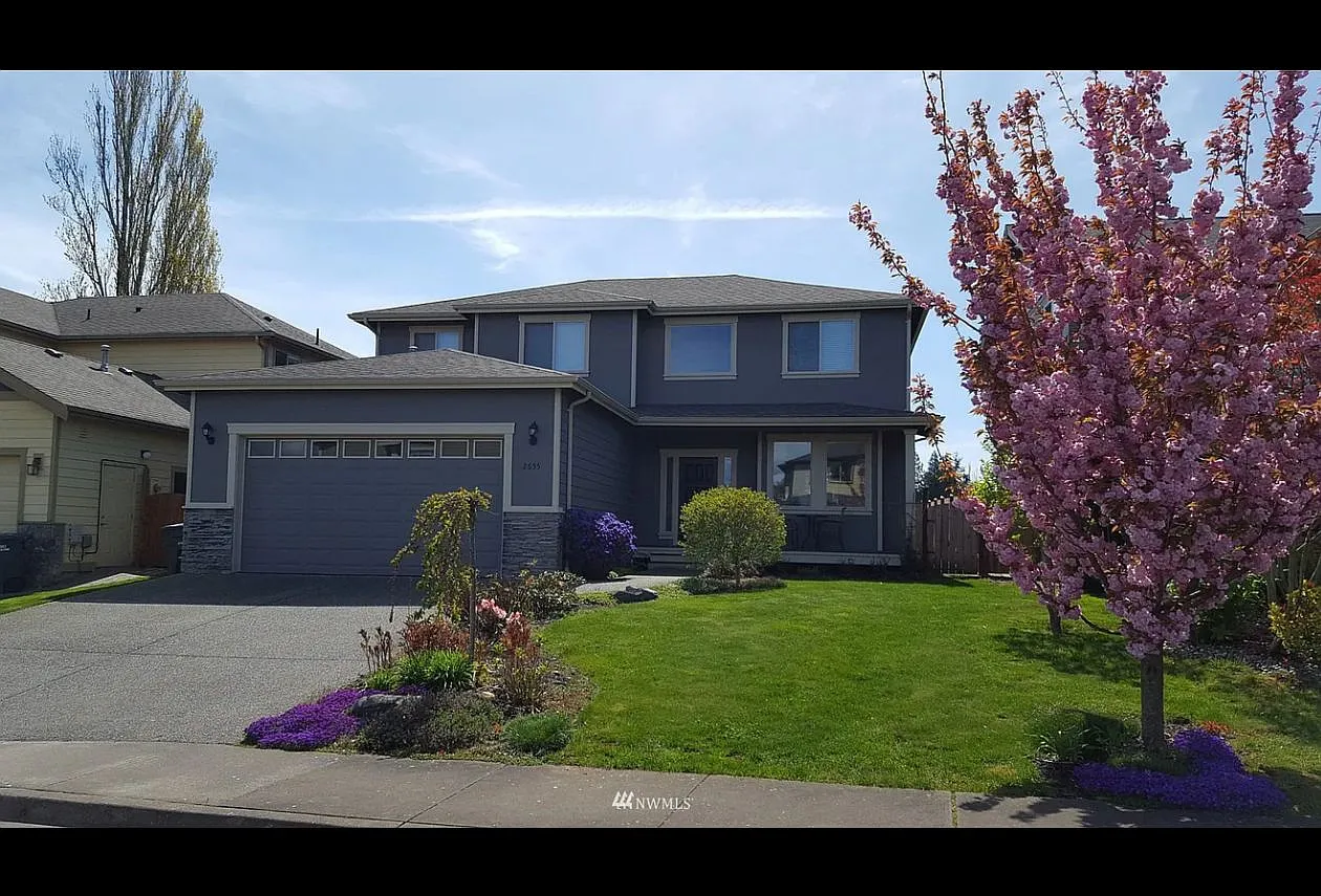 4 bed, 2454 sqft, $3,200 — Photo 1