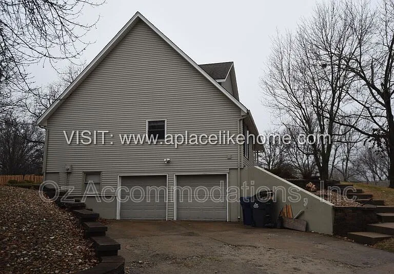 1140 SW Huntington Dr — Photo 40