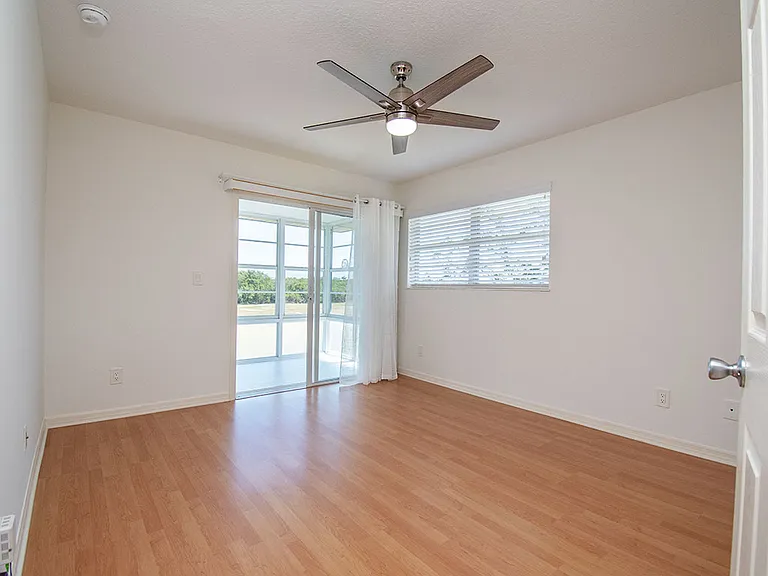 74 Royal Oak Ct #206 — Photo 16
