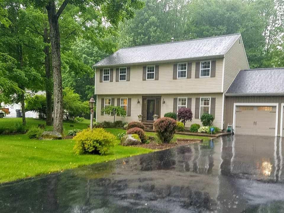 1st image of 731 Burgoyne Ave