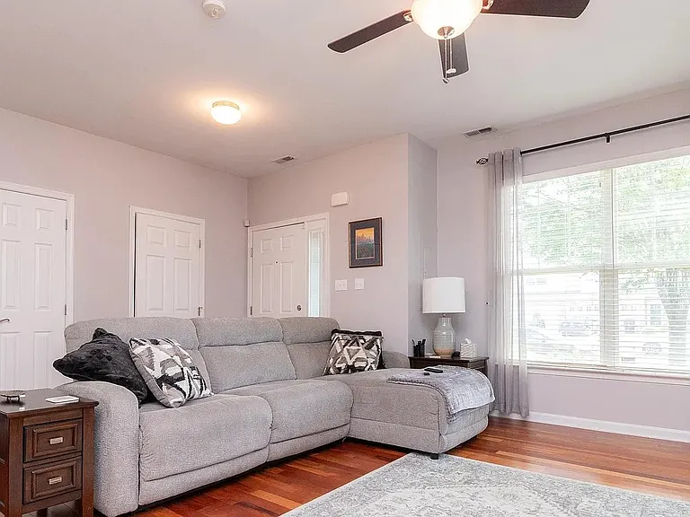 129 Lady Bug Dr — Photo 3