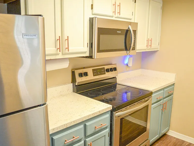 5821 SW 8th Pl — Photo 8
