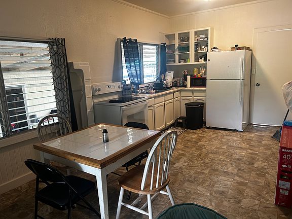 5th image of 76 E Palai St