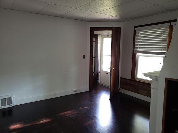 3rd image of 1575 Cohassett Ave