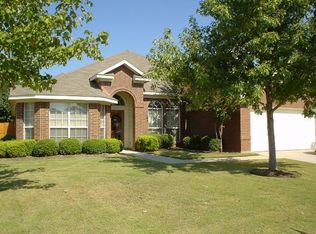 321 Plantation Oak Ave, Lake Dallas, TX 75065