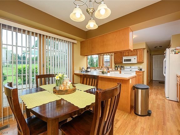 5th image of 3176 Carie Hill Cir NW