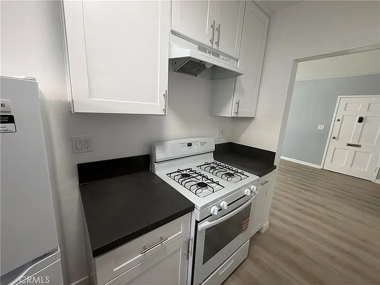 627 Linden Ave — Photo 7
