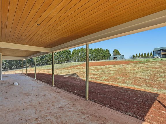 4th image of 736 Stewart Gin Rd