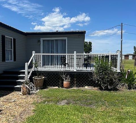 4th image of 4031 SW 9th Way