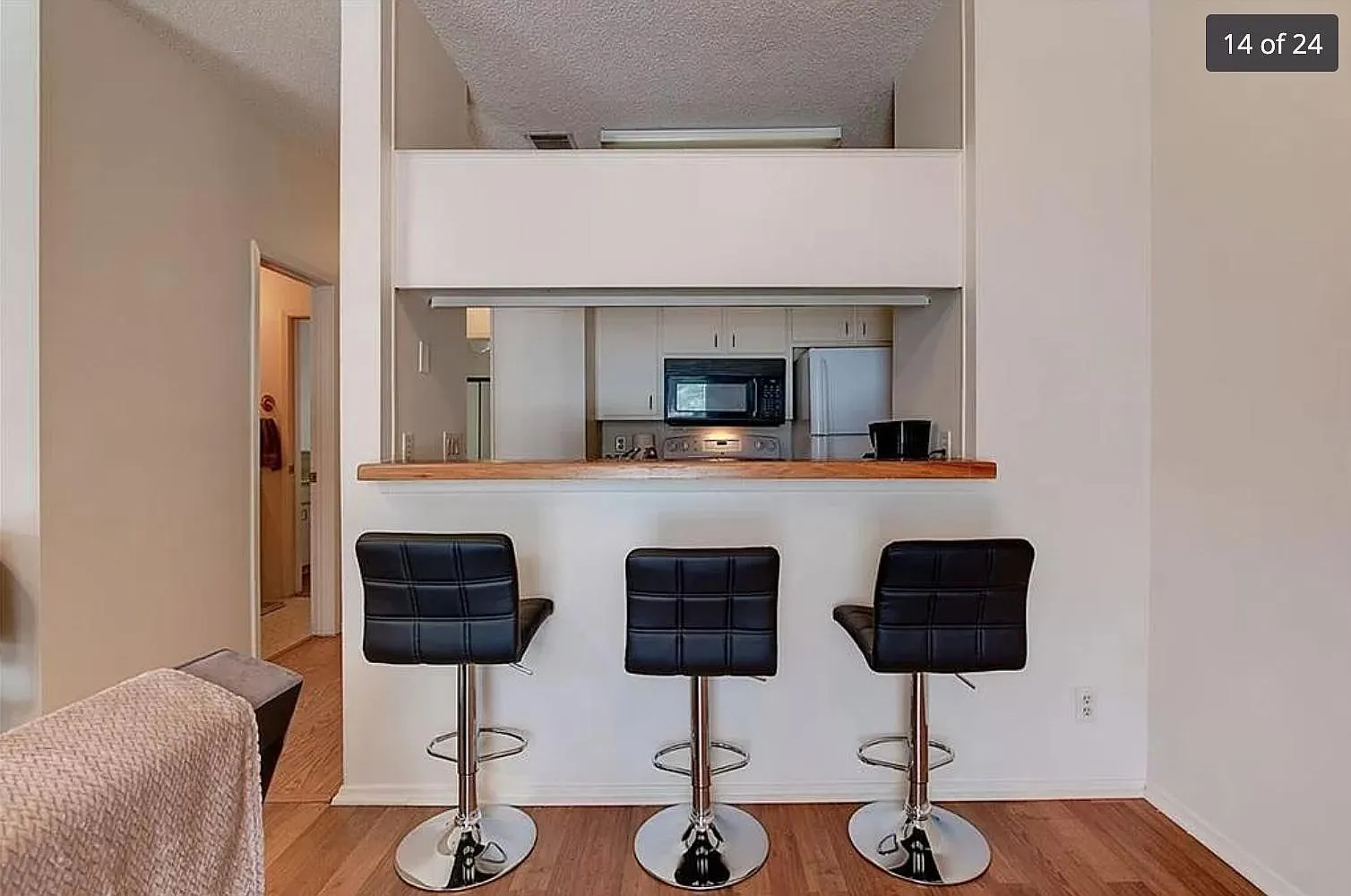 2 bed, 639 sqft, $1,800 — Photo 3