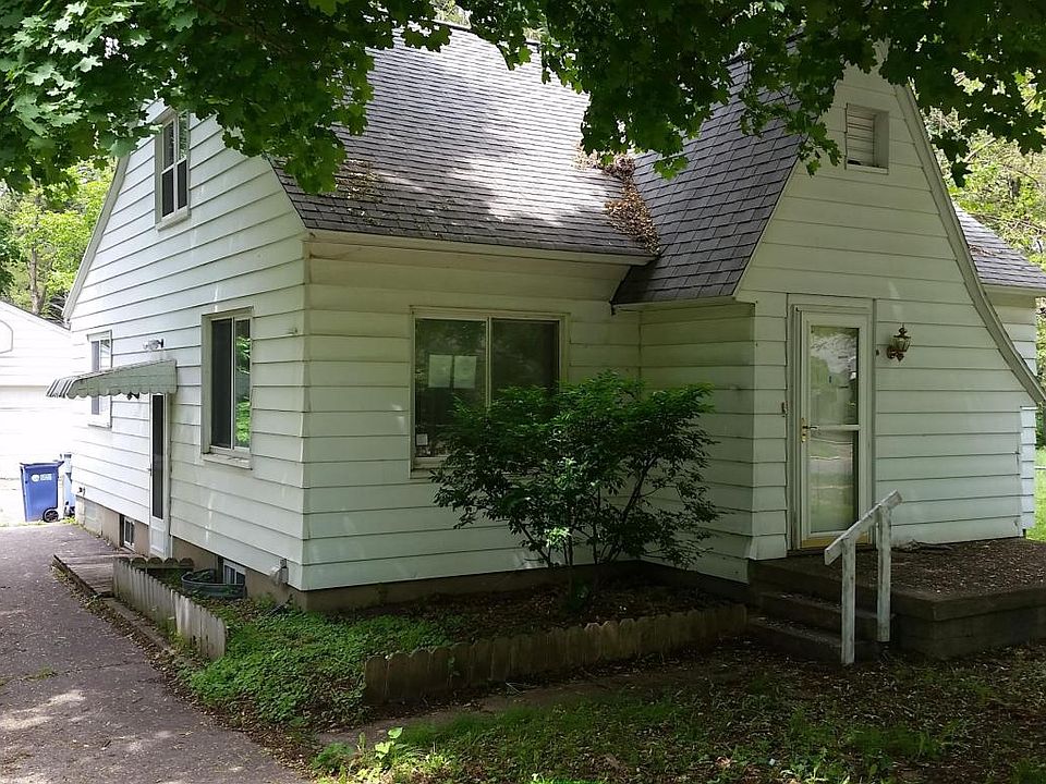 1st image of 2843 Cheney Ave NE
