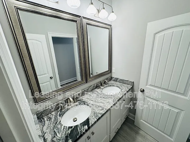 113 Oak Village Dr — Photo 18