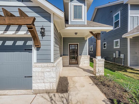 3rd image of 2508 Danbury Ln