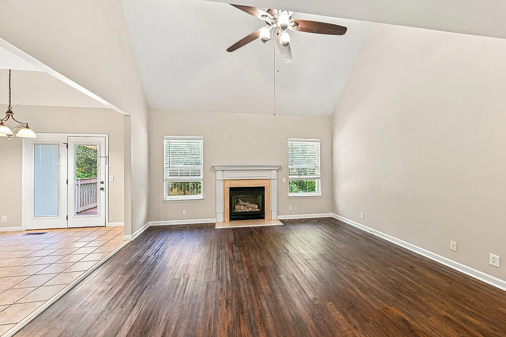 4 bed, 2.5 bath, 2553 sqft, $2,675 — Photo 3