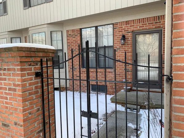 7271 Green Farm Rd #1, West Bloomfield, MI 48322