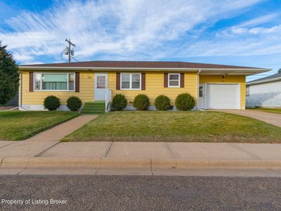 1368 1st St S, Dickinson, ND, 58601