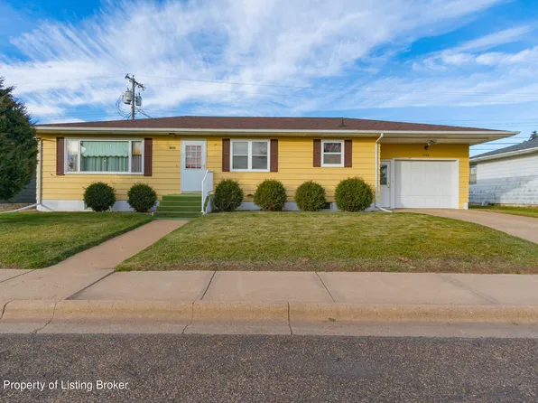 1368 1st St S, Dickinson, ND 58601