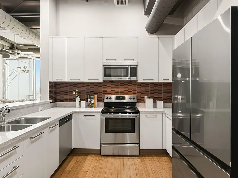 1 E Lexington Ave #1101 — Photo 8