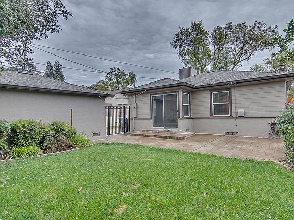 4th image of 1027 Country Club South Blvd