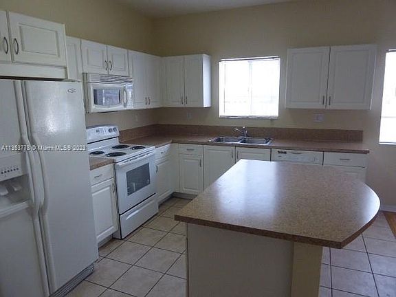 3rd image of 10861 SW 228th Ter
