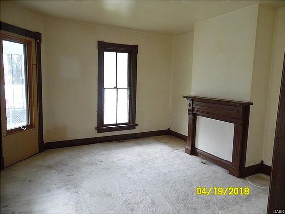 5th image of 1213 W 1st St